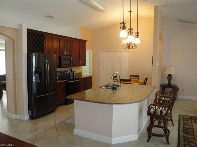 301 SE 1st ST, Cape Coral, FL 33990