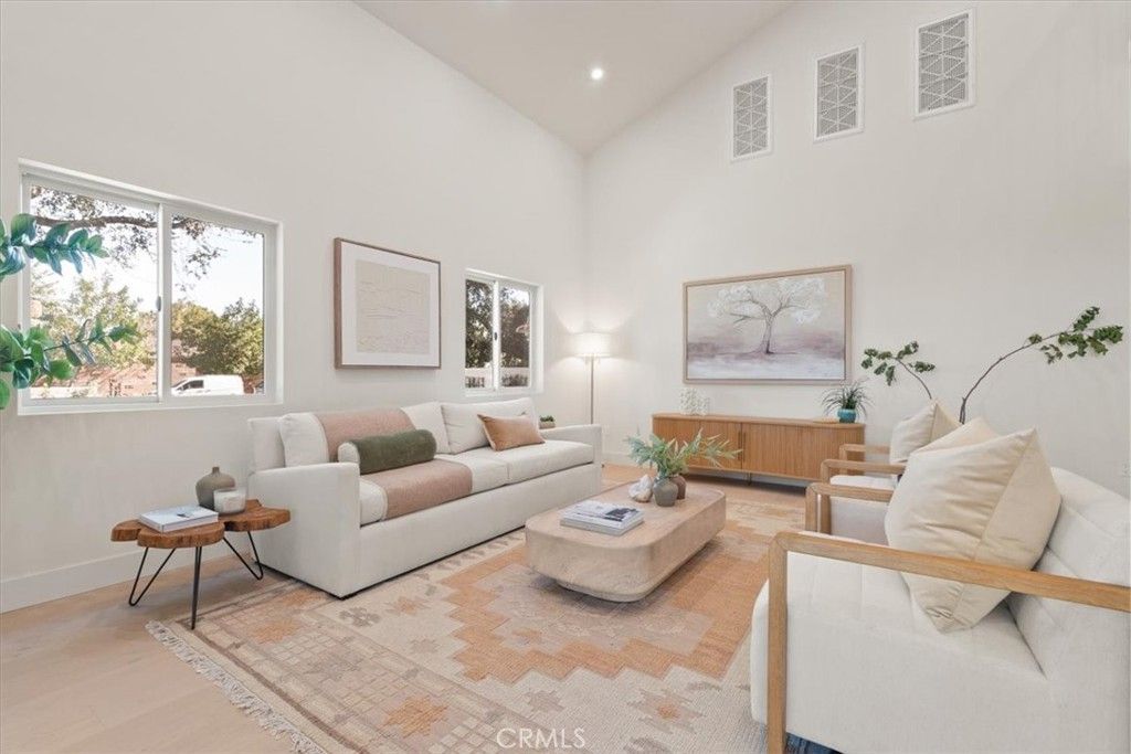Image 17 of property listing at 10505 Jordan, Chatsworth, CA 91311
