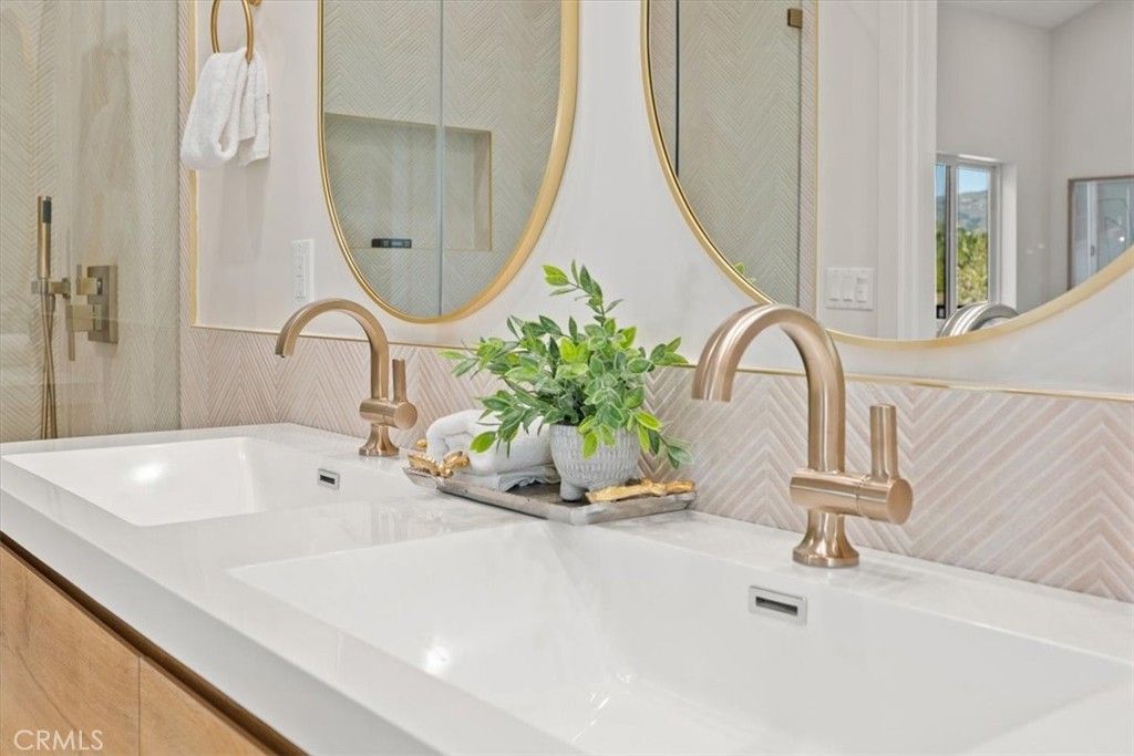 Image 31 of property listing at 10505 Jordan, Chatsworth, CA 91311
