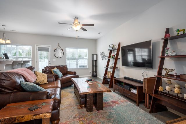 209 Dursley Ln, Spring Hill, TN 37174