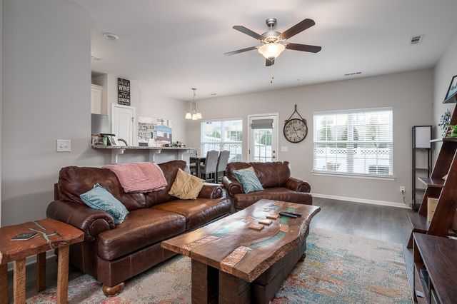 209 Dursley Ln, Spring Hill, TN 37174