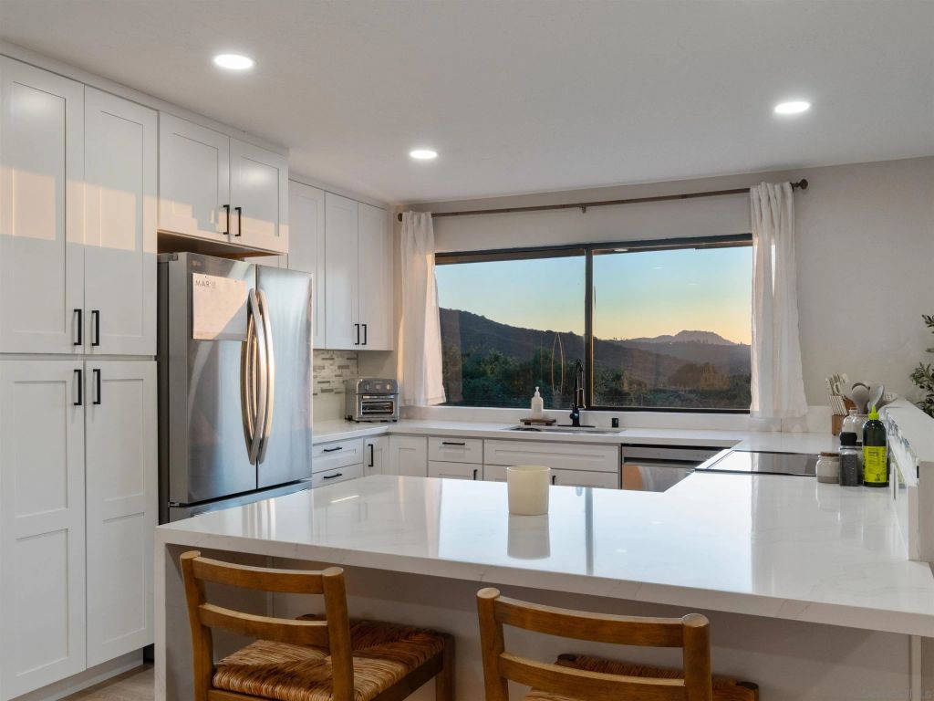 15674 Cathedral Way, Ramona, CA 92065