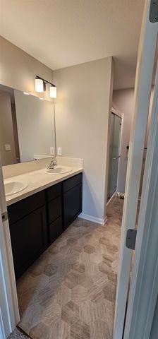 11815 E Mount Vernon Rd, Wichita, KS 67207