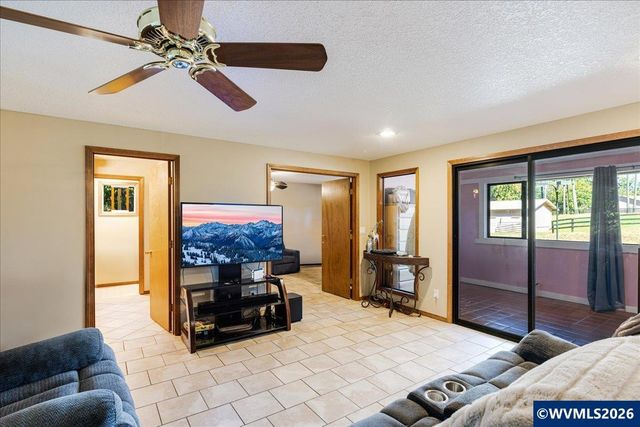 22396 S Parrot Creek Rd, Oregon City, OR 97045