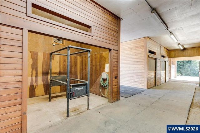 22396 S Parrot Creek Rd, Oregon City, OR 97045