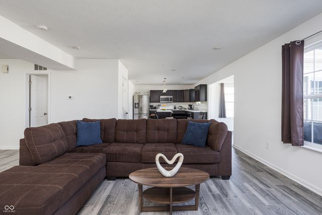 784 Jefferson Park Drive, Pittsboro, IN 46167