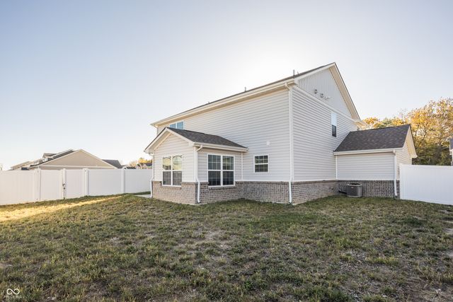 784 Jefferson Park Drive, Pittsboro, IN 46167