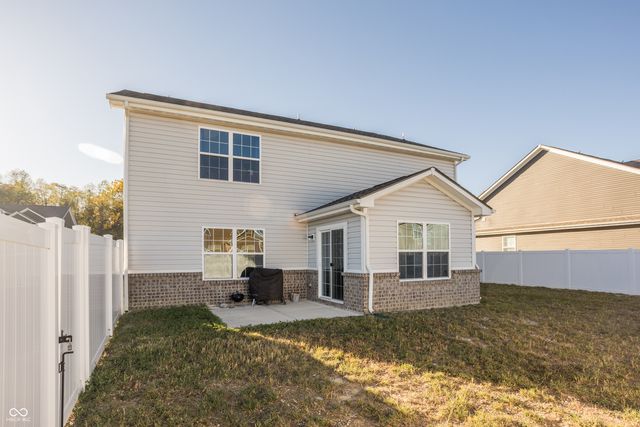 784 Jefferson Park Drive, Pittsboro, IN 46167