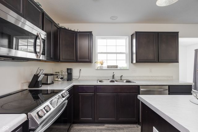 784 Jefferson Park Drive, Pittsboro, IN 46167