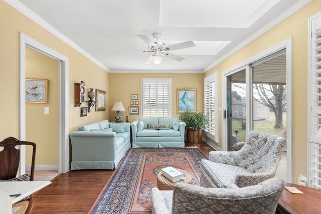 322 Creekwood Ct, Gallatin, TN 37066