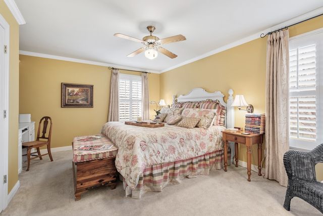 322 Creekwood Ct, Gallatin, TN 37066