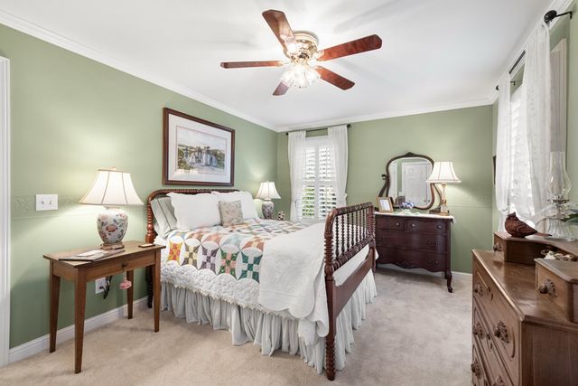 322 Creekwood Ct, Gallatin, TN 37066