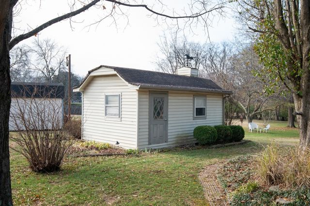 322 Creekwood Ct, Gallatin, TN 37066