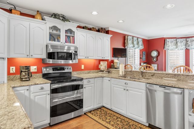 322 Creekwood Ct, Gallatin, TN 37066