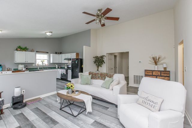 4026 Briar Creek Drive, Lawrenceburg, KY 40342