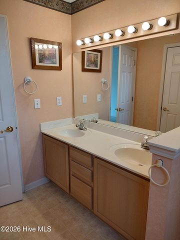 3097 River Hills Drive SW, Shallotte, NC 28470