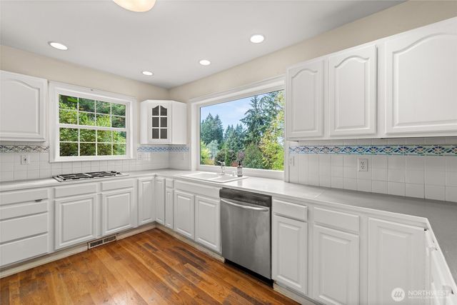 16526 128th Avenue SW, Vashon, WA 98070