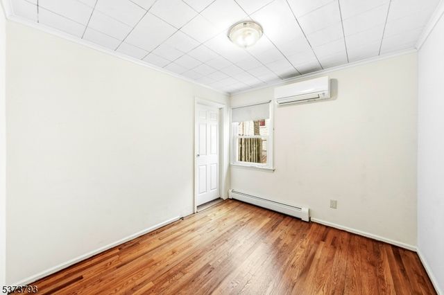 510 Albermarle St, Rahway City, NJ 07065