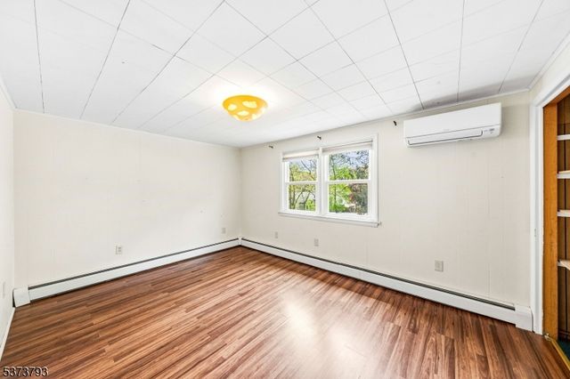 510 Albermarle St, Rahway City, NJ 07065