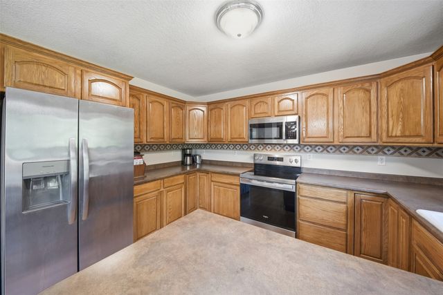 3012 E Highview Drive, Des Moines, IA 50320