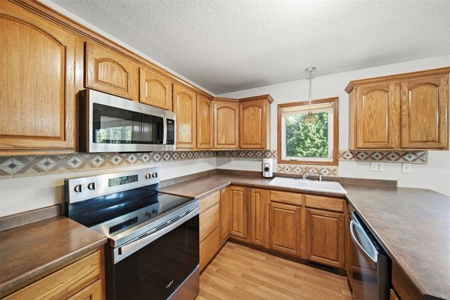 3012 E Highview Drive, Des Moines, IA 50320