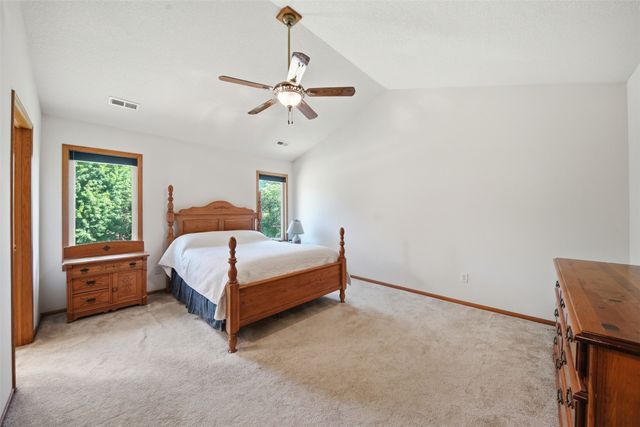 3012 E Highview Drive, Des Moines, IA 50320