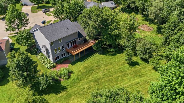 3012 E Highview Drive, Des Moines, IA 50320