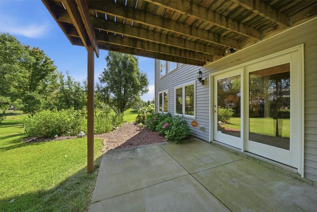 3012 E Highview Drive, Des Moines, IA 50320