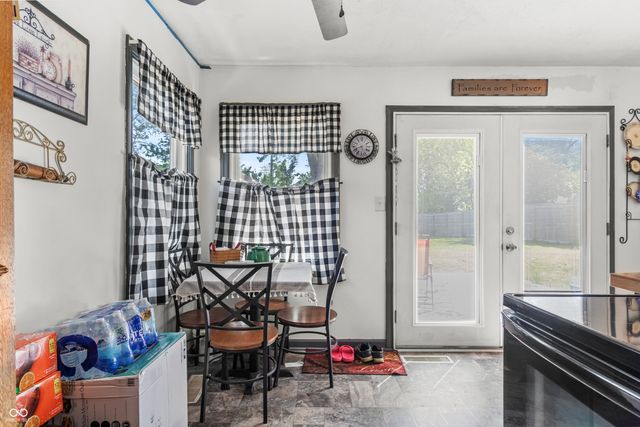 1462 Lochry Road, Franklin, IN 46131