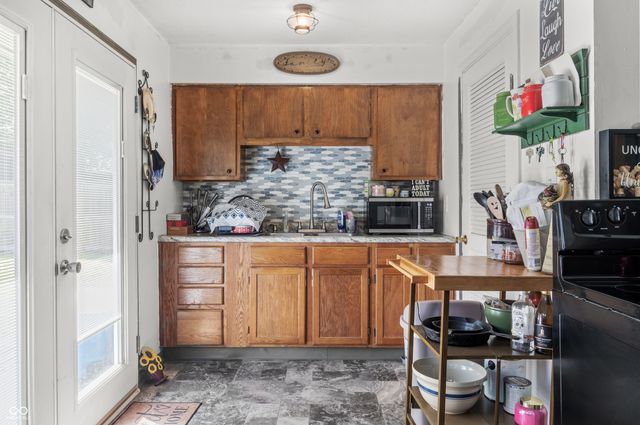 1462 Lochry Road, Franklin, IN 46131