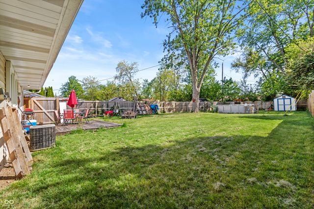 1462 Lochry Road, Franklin, IN 46131