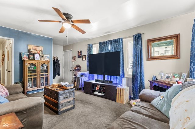 1462 Lochry Road, Franklin, IN 46131