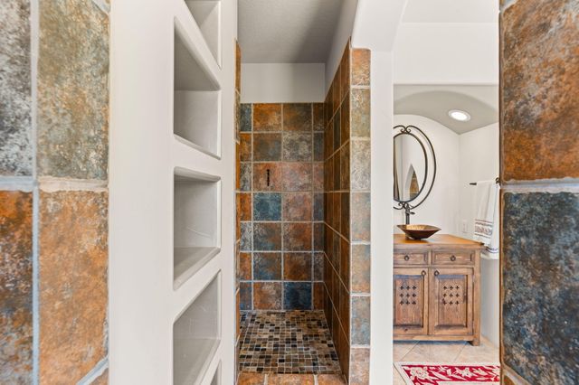 746 Chamisal Road NW, Albuquerque, NM 87107