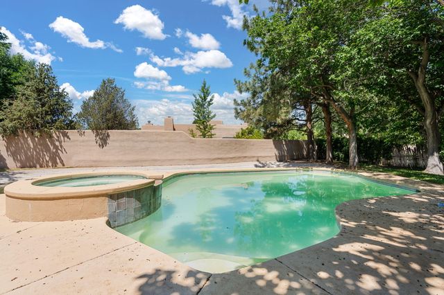 746 Chamisal Road NW, Albuquerque, NM 87107