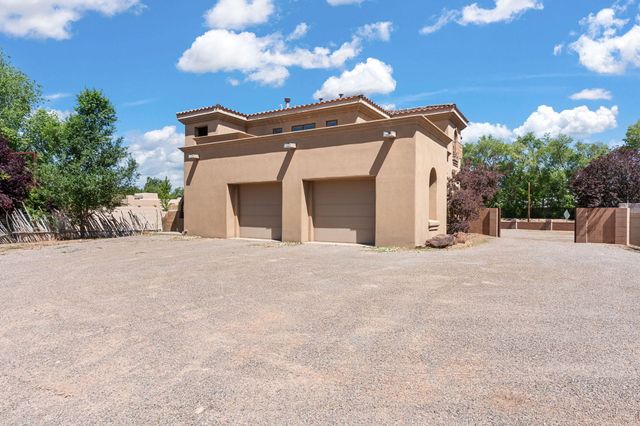 746 Chamisal Road NW, Albuquerque, NM 87107