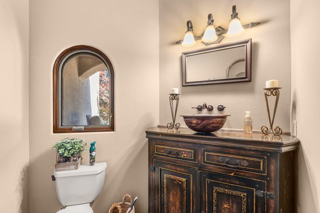 746 Chamisal Road NW, Albuquerque, NM 87107