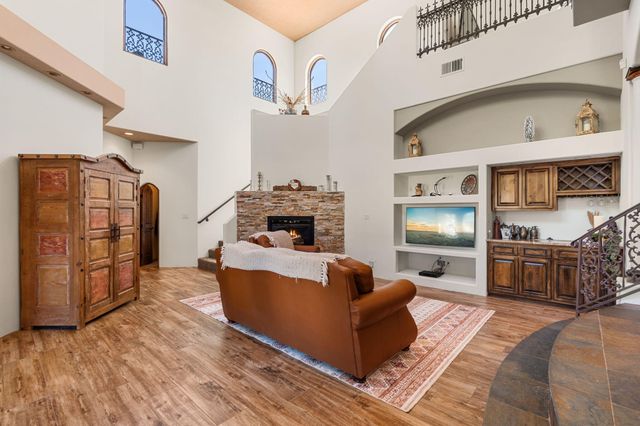 746 Chamisal Road NW, Albuquerque, NM 87107