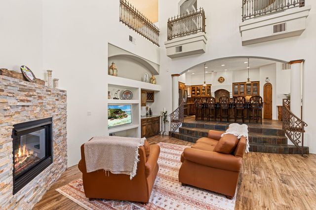 746 Chamisal Road NW, Albuquerque, NM 87107