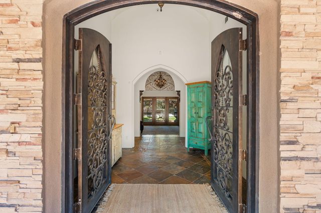 746 Chamisal Road NW, Albuquerque, NM 87107