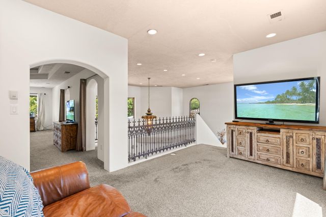 746 Chamisal Road NW, Albuquerque, NM 87107