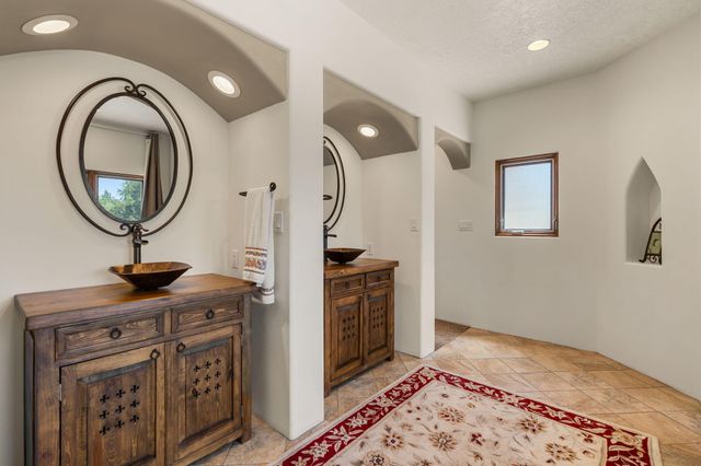 746 Chamisal Road NW, Albuquerque, NM 87107