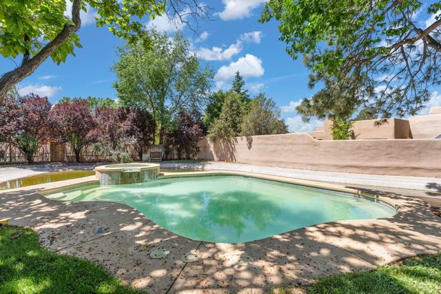 746 Chamisal Road NW, Albuquerque, NM 87107