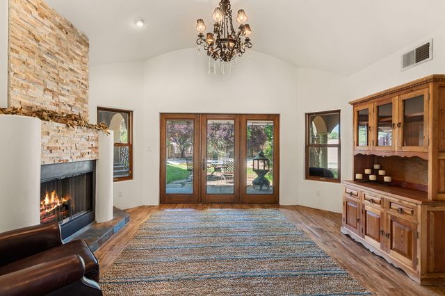 746 Chamisal Road NW, Albuquerque, NM 87107