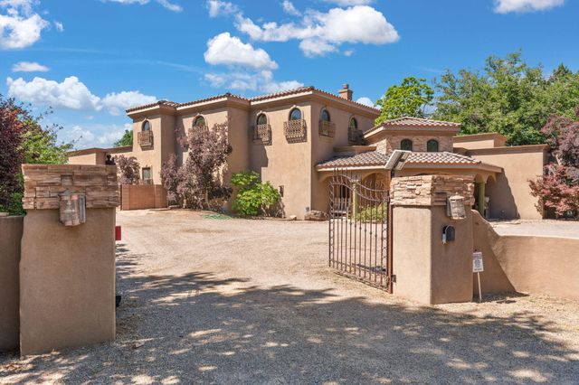 746 Chamisal Road NW, Albuquerque, NM 87107