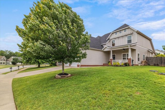 1114 Chancery Lane, Cave Springs, AR 72718