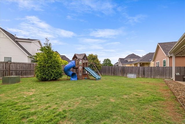 1114 Chancery Lane, Cave Springs, AR 72718