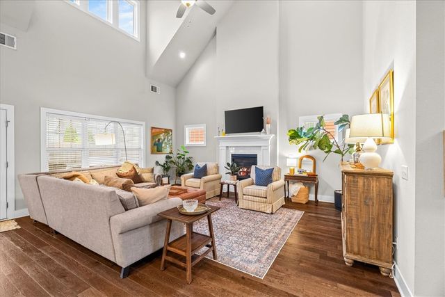 1114 Chancery Lane, Cave Springs, AR 72718