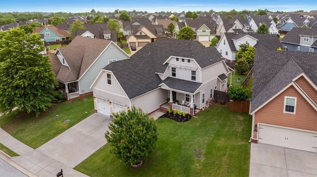 1114 Chancery Lane, Cave Springs, AR 72718