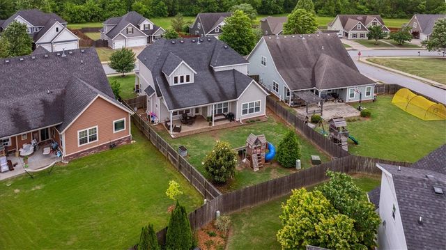 1114 Chancery Lane, Cave Springs, AR 72718