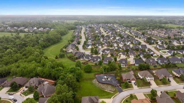 1114 Chancery Lane, Cave Springs, AR 72718